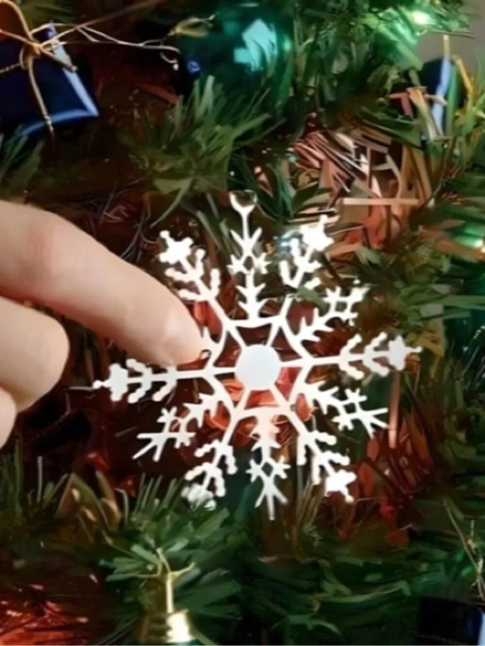 Carlon Christmas Tree Lights On/Off Control - silver Snowflake Ornament